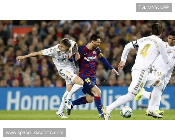 卡尔破梅西纪录，拜仁青春风暴席卷欧冠